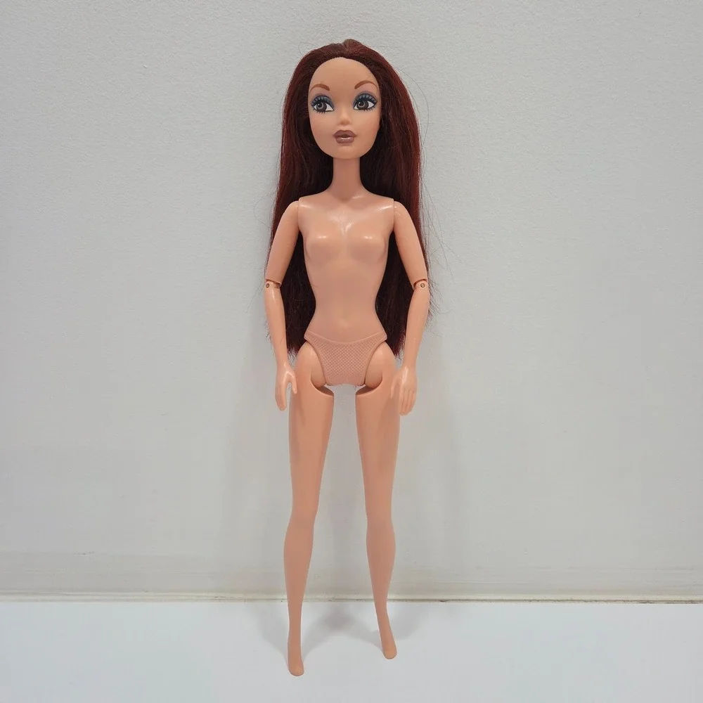 My Scene Chelsea Chillin' Out Barbie Doll Nude Jointed Arms Blue Eyeshadow